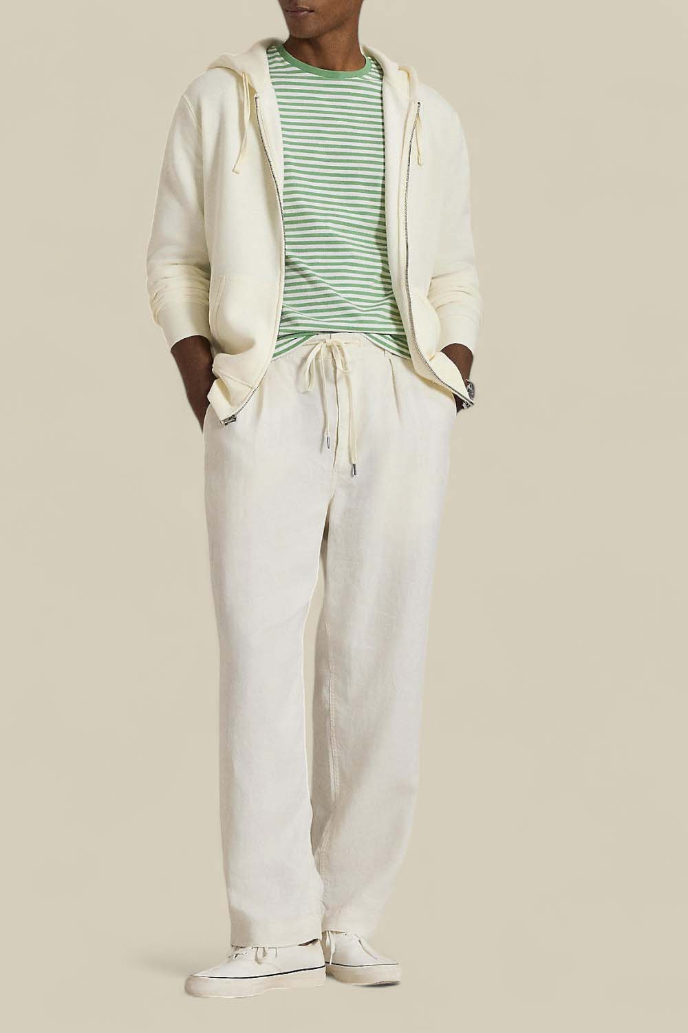 תמונת כל הלוק של סווטשירט קפוצ'ון